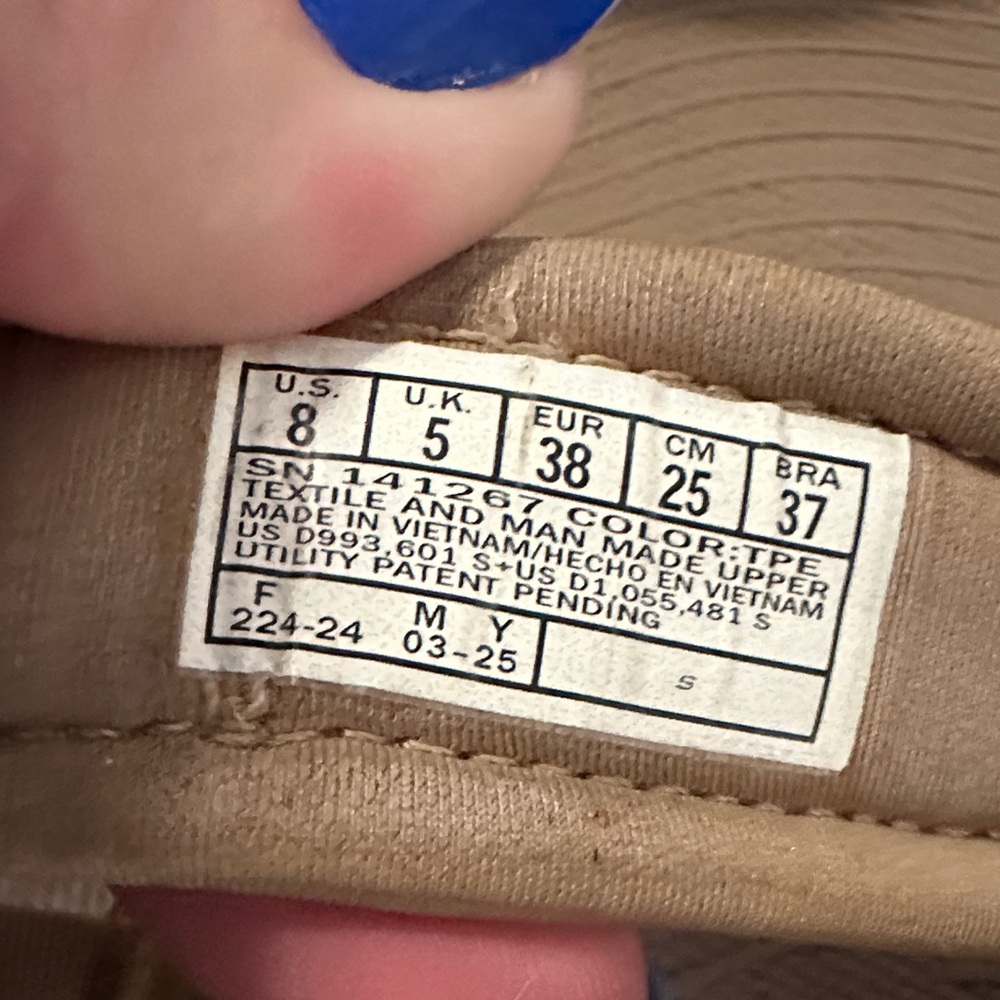 Skechers tan brown slip-on with white logo - Picture 3 of 11